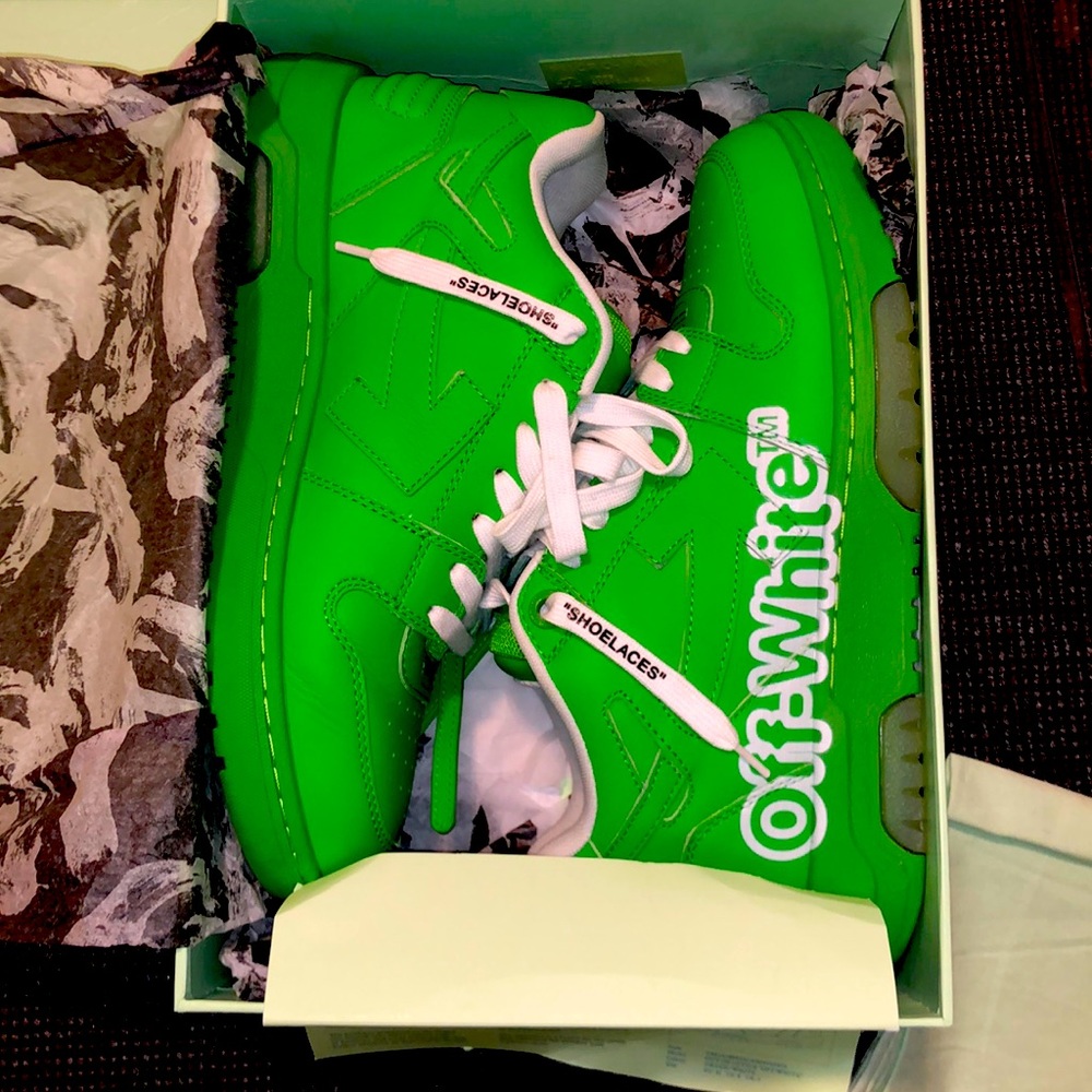 Off white walking